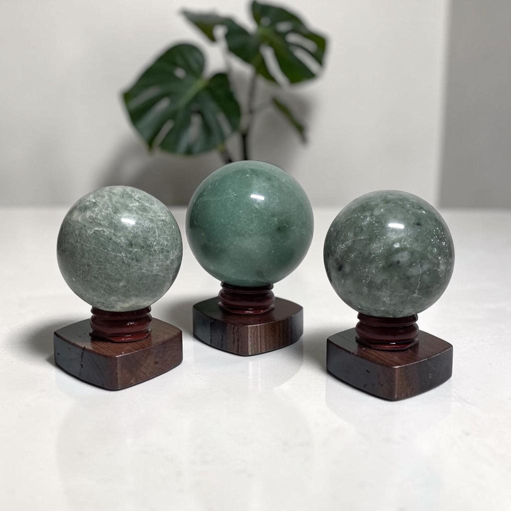 Green Aventurine Sphere 40mm Crystal Ball Orb for Altar Divination Meditation Decor