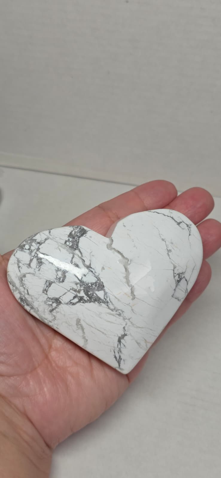 White Howlite Heart Crystal – 3.5"