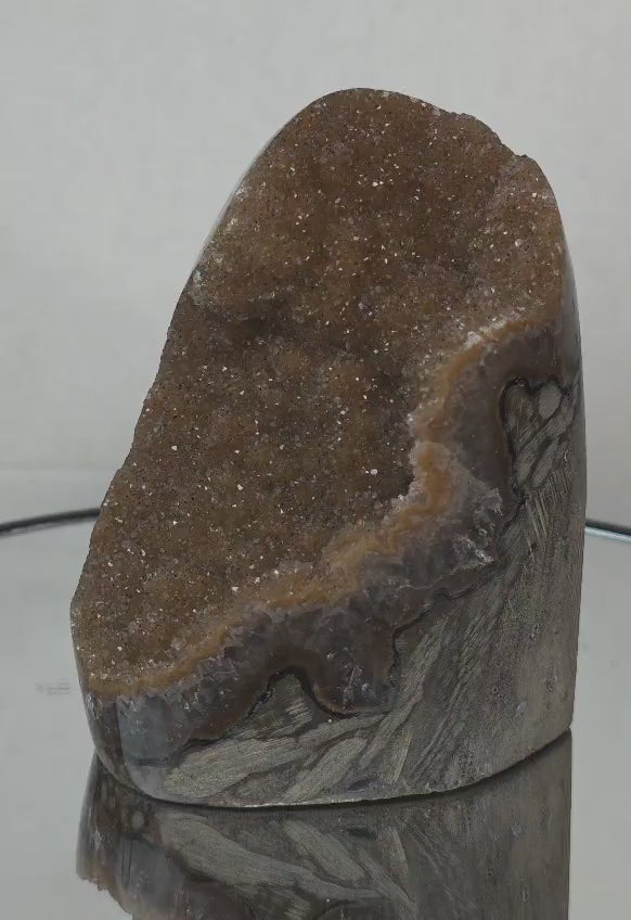 Brown Amethyst Geode with Calcite vide